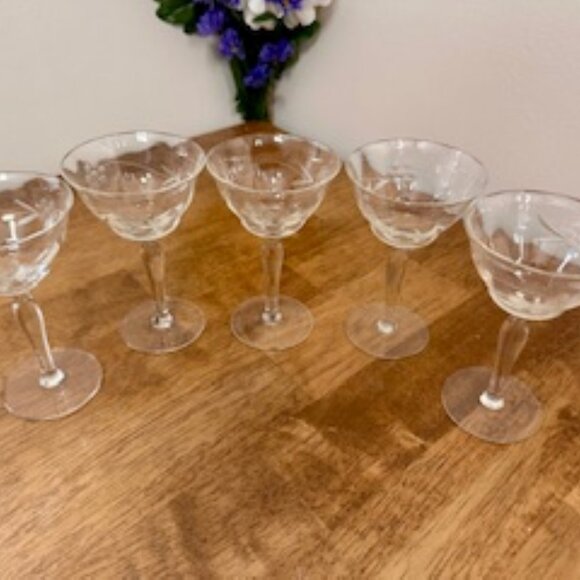 Vintage Etched Crystal Coupe Glasses – Set of 5 Elegant 2.5 oz Cocktail or Desse - Picture 2 of 5